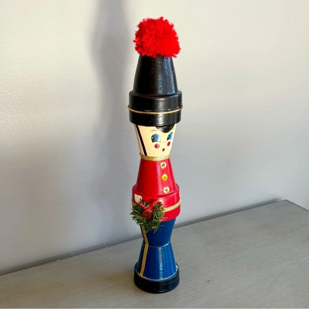 VTG Handcrafted Nutcracker Christmas Painted Ceramic Pots Wreath Holiday 13.5